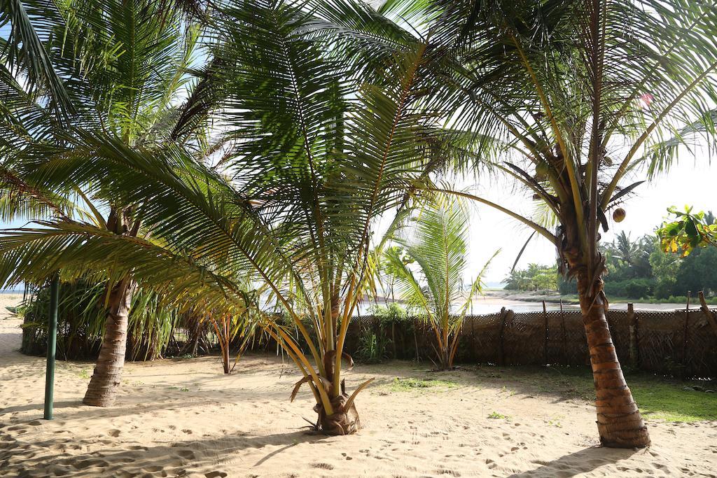 Lonely Beach Resort Tangalle Esterno foto