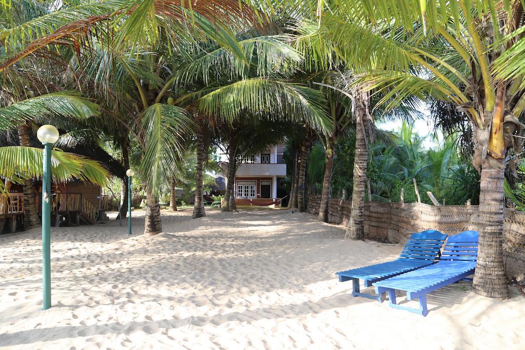 Lonely Beach Resort Tangalle Esterno foto