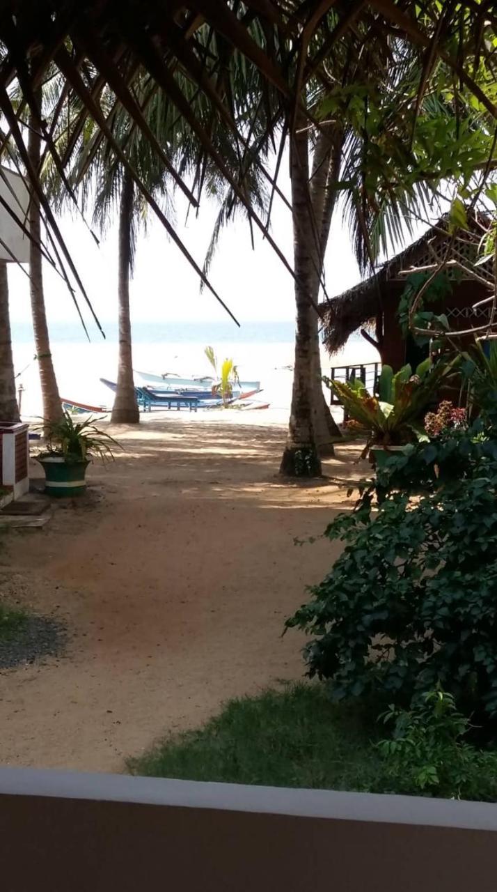 Lonely Beach Resort Tangalle Esterno foto