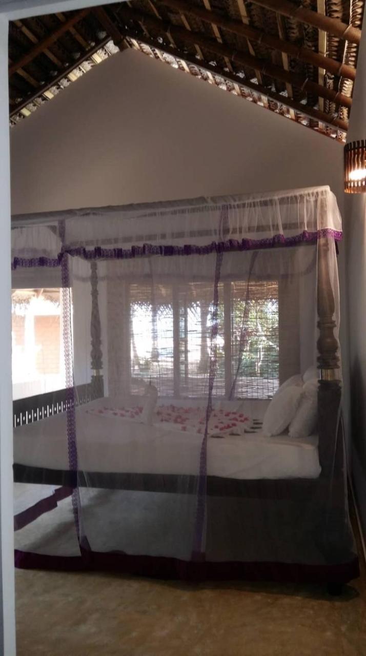 Lonely Beach Resort Tangalle Esterno foto